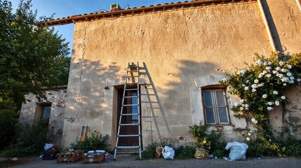 Top conseils pour rénover façades et toitures à Lisses