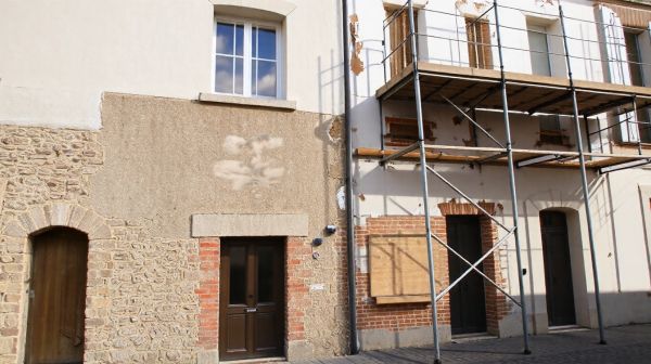 Top conseils pour rénover façades et toitures à Lisses